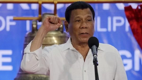 Duterte confiesa que de adolescente acosó a una empleada en su casa