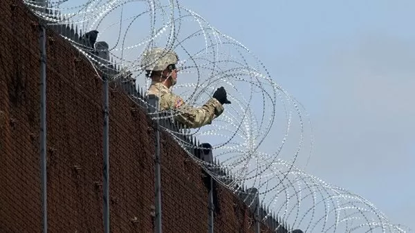 Gobierno de Trump quiere enviar más tropas para reforzar vallas fronterizas