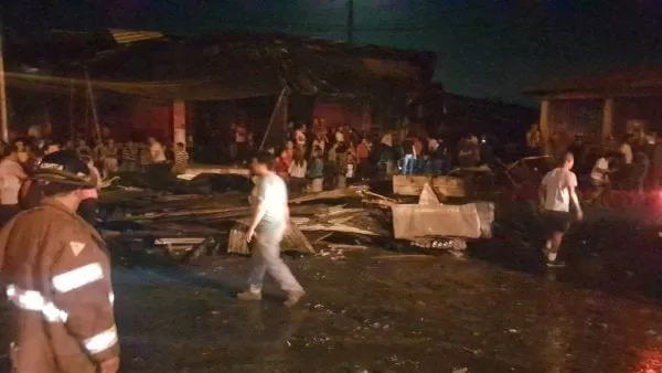 VIDEO: Un gran incendio destruyó más de 80 locales del Mercado en Izabal, Guatemala