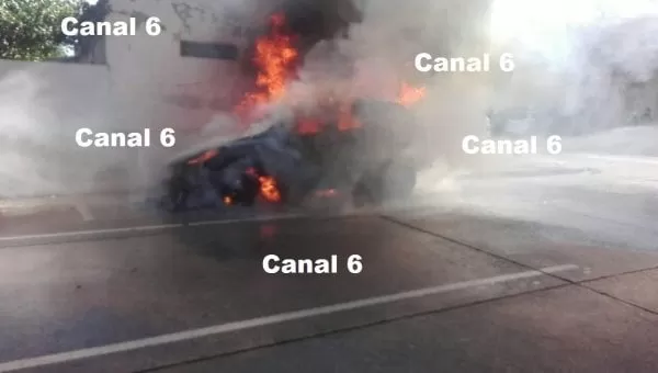 Video: Vehículo se incendia en el Barrio Guamilito de San Pedro Sula