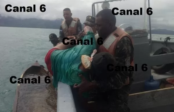 ÚLTIMA HORA: La Fuerza Naval rescata con vida a los dos pescadores que naufragaron en el mar Caribe hondureño