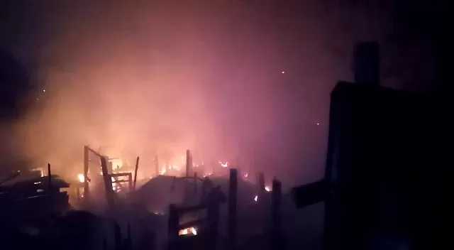Incendió consume doce humildes viviendas en el barrio la bolsa en Tegucigalpa