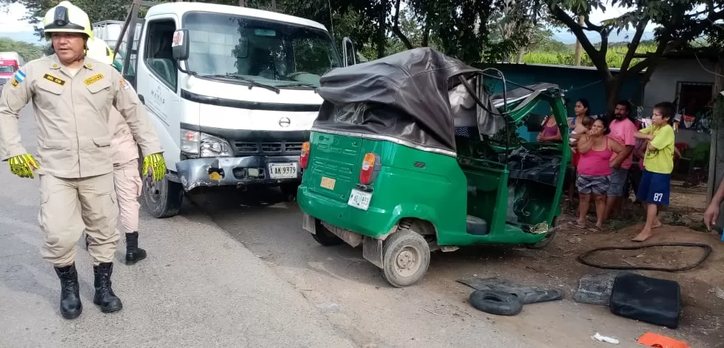 Bomberos de Quimistán reportan accidente vehícular