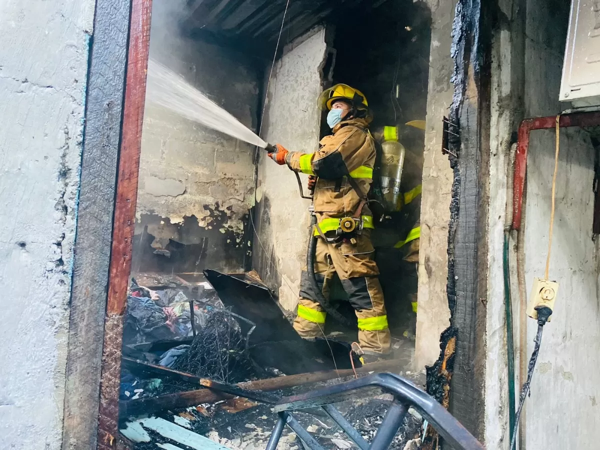 Bomberos sofocaron incendio en vivienda ubicada en la colonia Armando Gale, Choloma, Cortés
