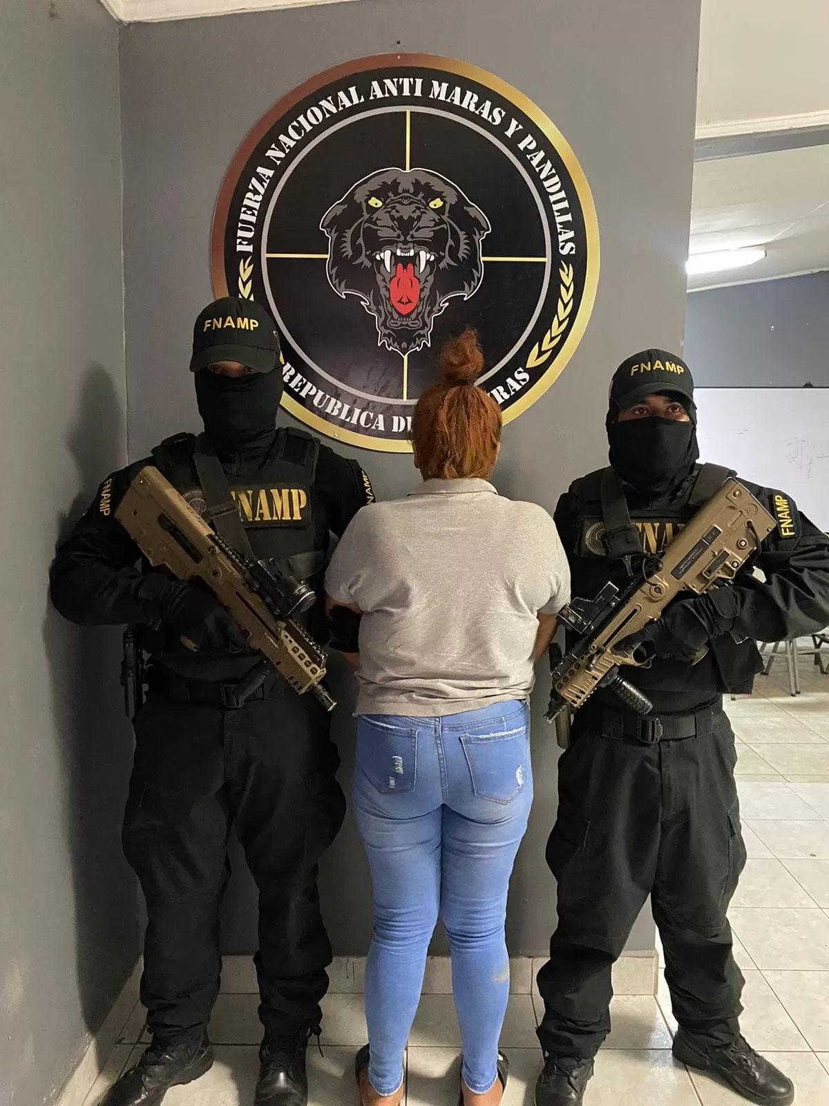Menor de edad, supuesta miembro de la pandilla 18, es detenida en San Pedro Sula