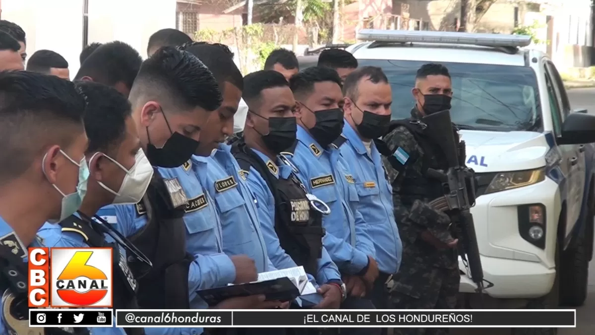 Policías y militares participan en jornada de oración en Olanchito