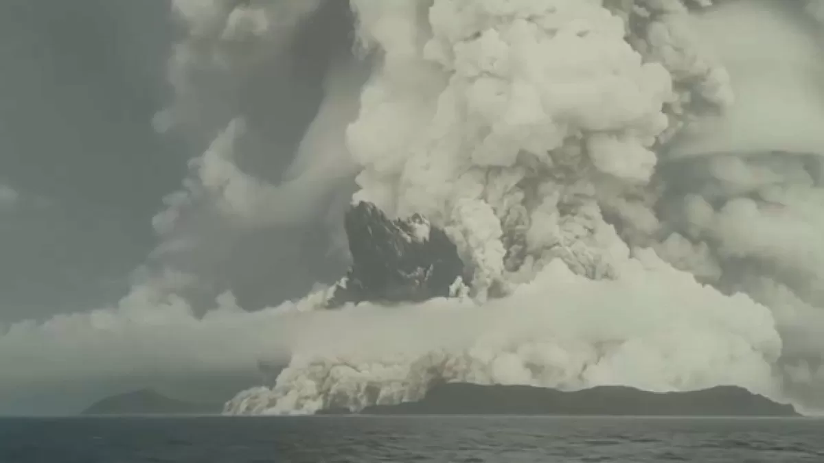 Tres muertes deja erupción en Tonga