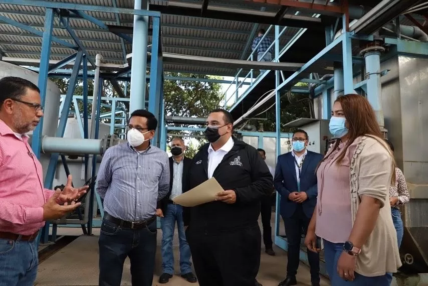 Alcalde Jorge Aldana visito la planta de tratamiento de agua Miraflores
