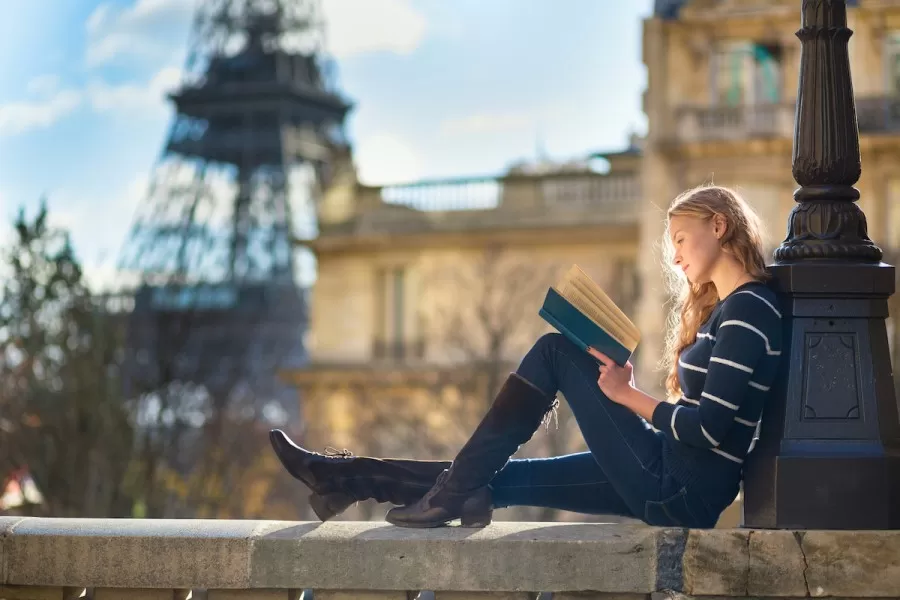 Anuncian oportunidades de becas parciales para estudiar en Francia