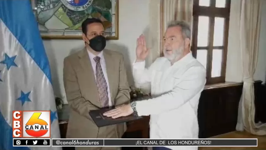Roberto Contreras es juramentado como alcalde de San Pedro Sula