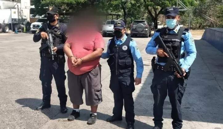 Arrestan a motorista de equipo pesado de nacionalidad guatemalteca por el delito de tráfico de personas