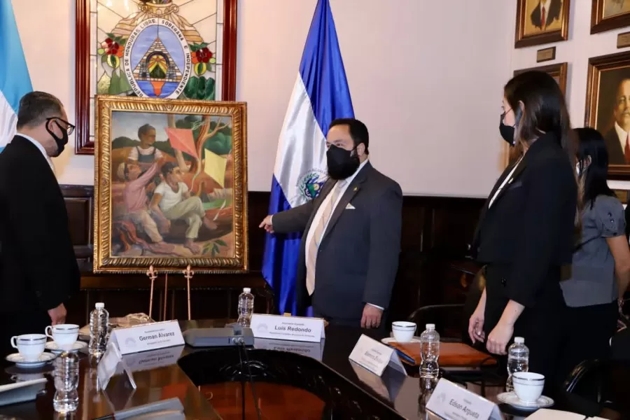 Gobierno de El Salvador y el Congreso Nacional fortalecen los lazos de amistad y hermandad