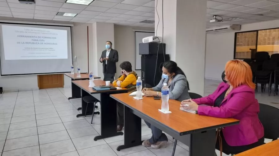 Primer grupo del Oficiales de Información Pública es capacitado por OACNUDH y el IAIP, donde se socializó el Manual de Formación para OIPs de la República de Honduras