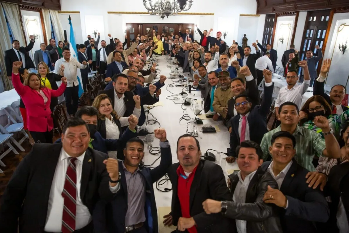 Bancada del partido LIBRE establece unidad total en respaldo a la presidenta Xiomara Castro y a Luis Redondo y la refundación de Honduras