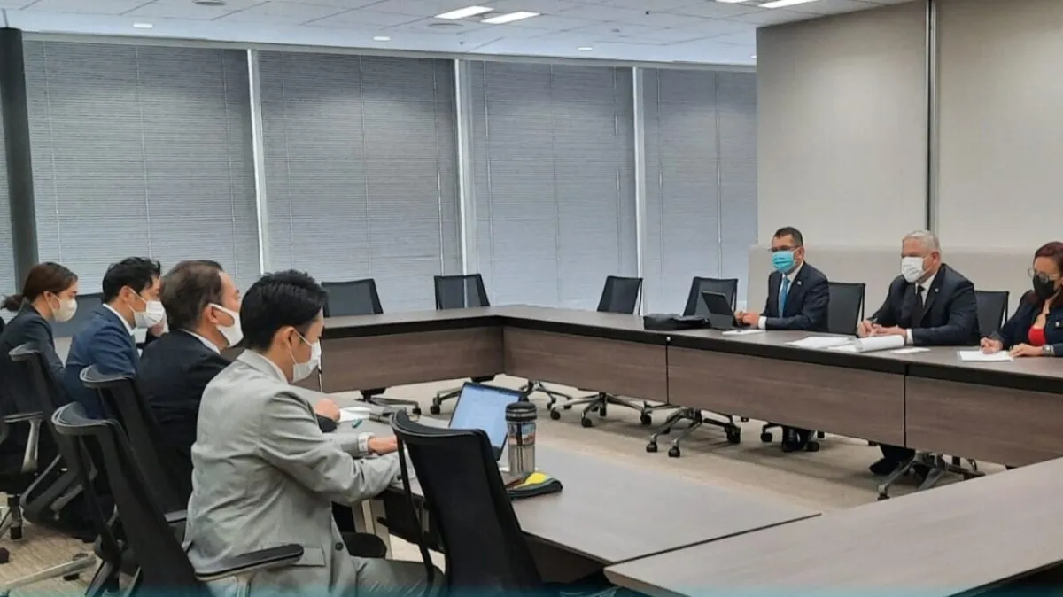 Canciller hondureño se reúne con diplomáticos de Japón para tratar temas de cooperación