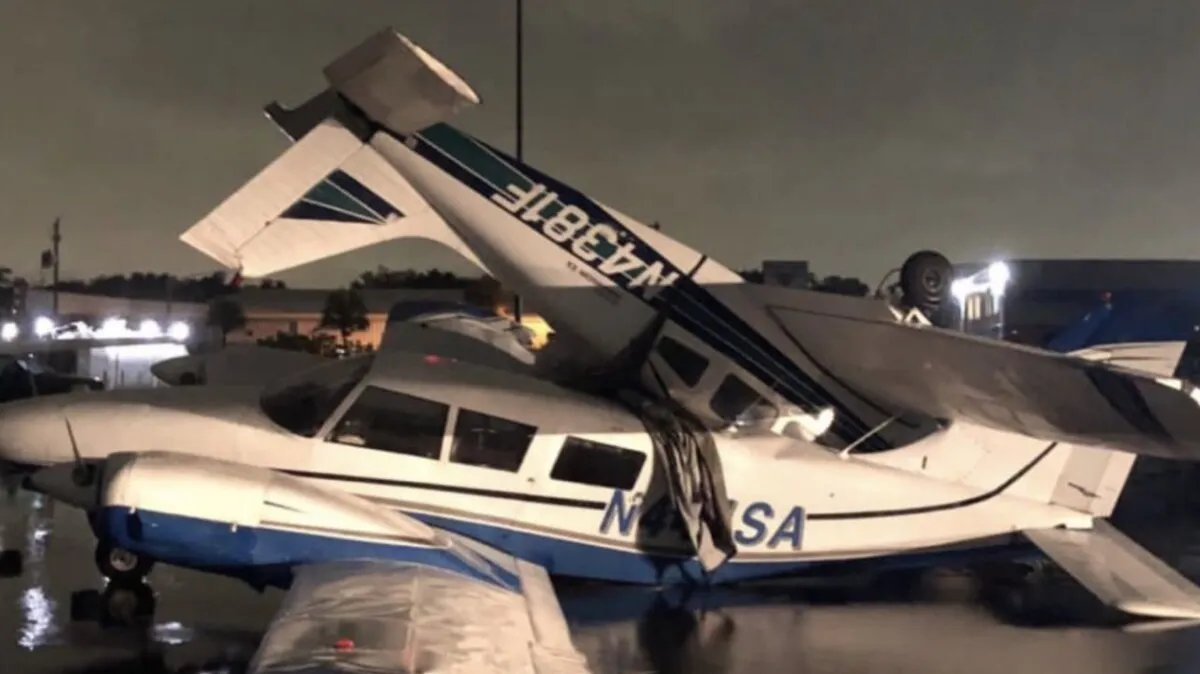 Ian provoca tornados que destrozan aviones en aeropuerto de Florida, Estados Unidos