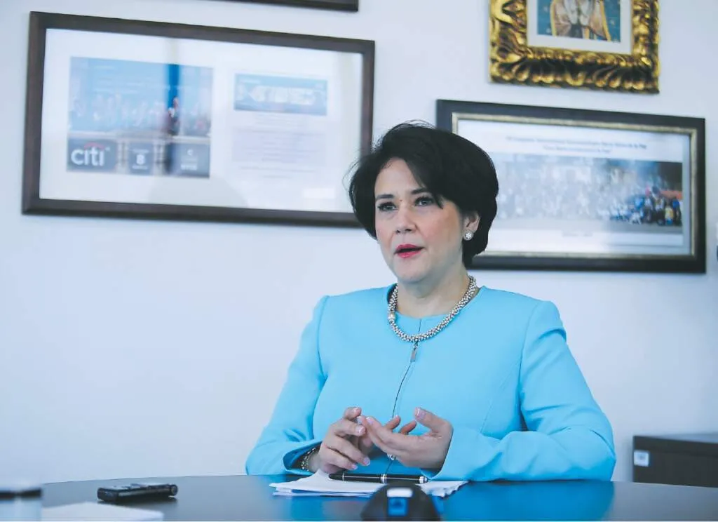 La hondureña Reina Irene Mejía Chacón, asume de forma interina la Presidencia del BID