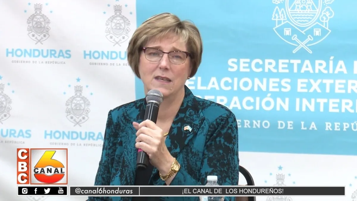 Embajadora de EEUU y canciller de Honduras liman asperezas