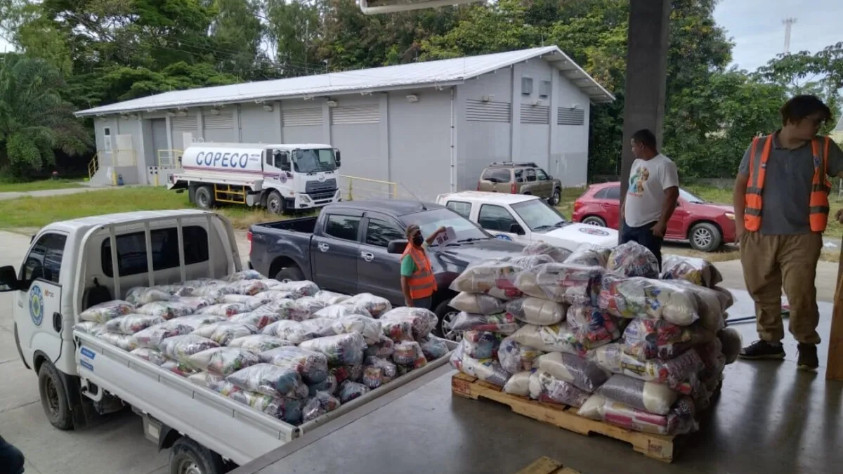 Copeco lleva ayuda humanitaria a Islas de la Bahía ante el paso de Lisa