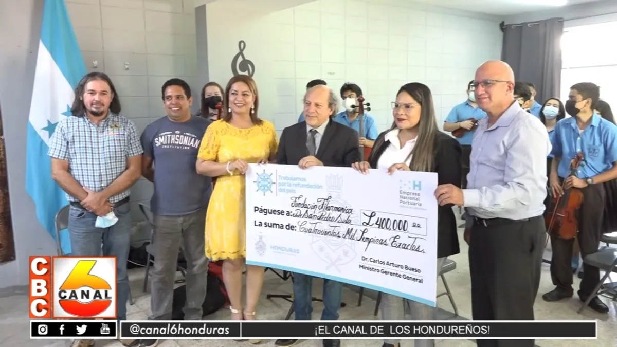La Empresa Nacional Portuaria realiza donación de 400 mil lempiras a Escuela Victoriano López