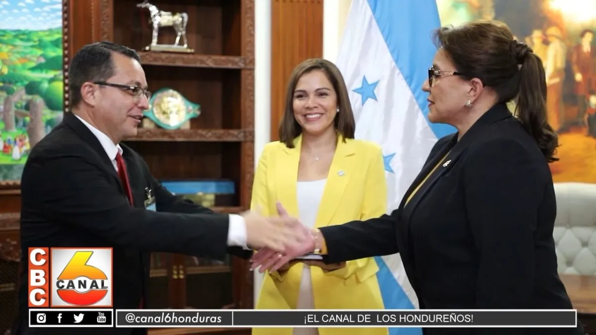 Presidenta Castro juramenta a Marlon Brevé como embajador de Honduras en España