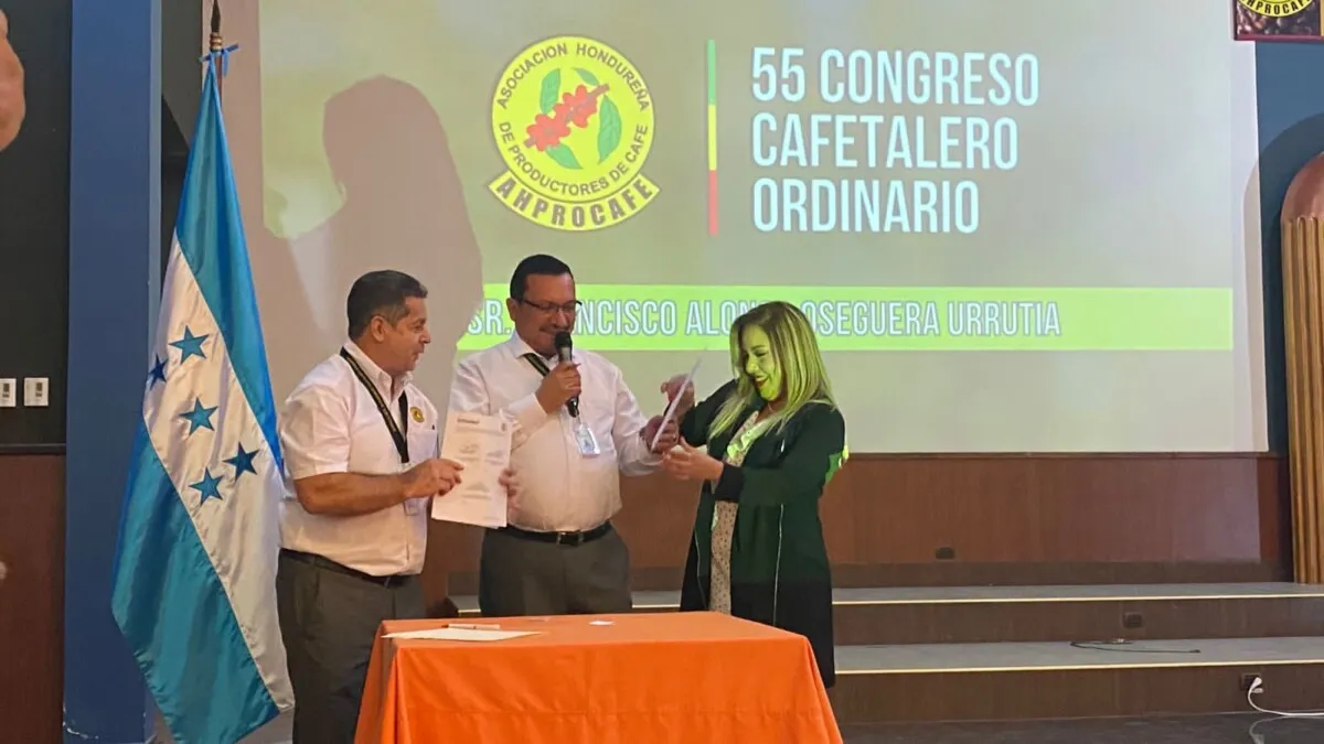 PRODUCTORES DE CAFÉ DESARROLLAN EL 55 CONGRESO CAFETALERO ORDINARIO Francisco Alonso Oseguera Urrutia 01