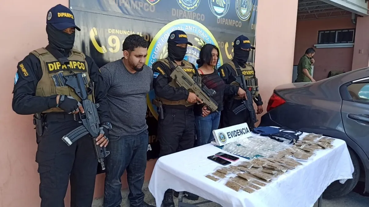 Dos de los principales distribuidores de droga de la MS-13 han sido capturados por la DIPAMPCO en la Colonia Villa Nueva en la capital 02