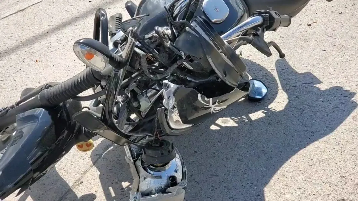 Conductor de moto resulta lesionado tras accidente en Copán 01