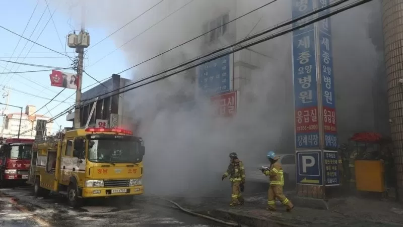 Corea del Sur: 41 muertos y 79 heridos por un incendio en un hospital