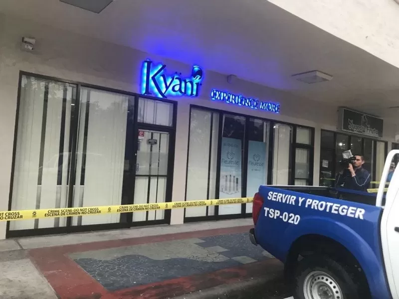 Informan sobre el asesinato de una persona dentro de un local en un centro comercial de San Pedro Sula