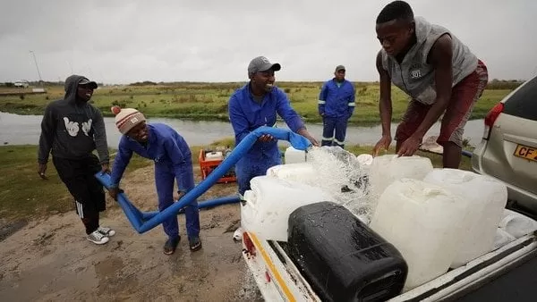 Las desesperantes medidas en Ciudad del Cabo por la falta de agua