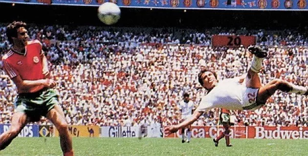 Reconocen el de Manuel Negrete como el mejor gol en la historia de los mundiales