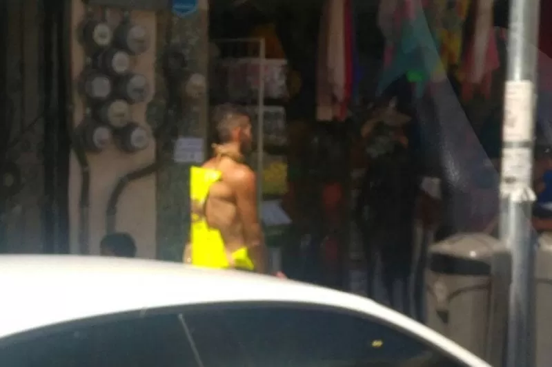 Golpean y hacen caminar desnudo a presunto ladrón en México
