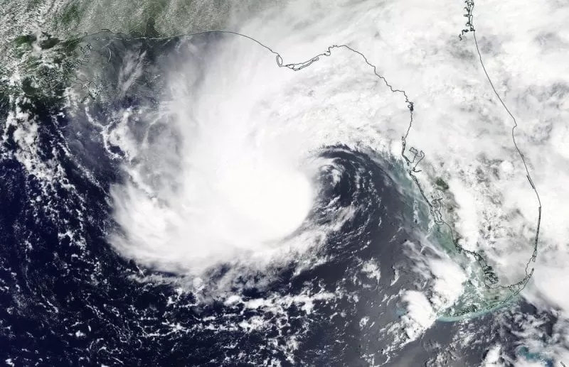 La temporada de huracanes se adelanta y la tormenta Alberto toca Florida esta tarde