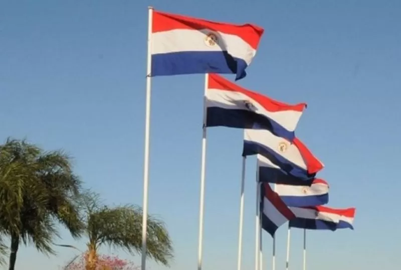 Presidente de Paraguay Horacio Cartes presenta su renuncia para tomar posesión como senador