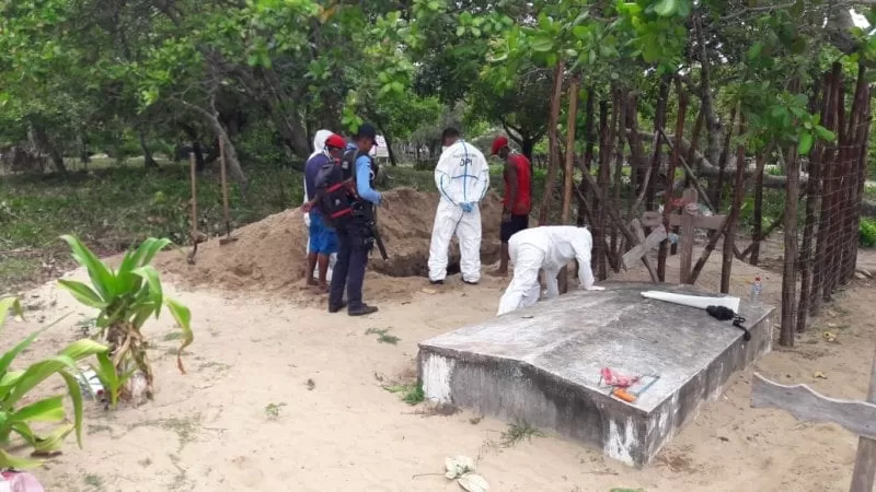 Realizan exhumación de misquitos asesinados