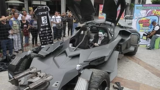 Una empresa ecuatoriana hace realidad el coche de Batman en Dubái