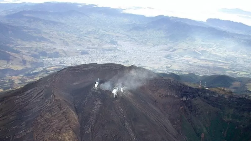 Al menos 2 muertos tras el sismo con epicentro en el volcán Galeras