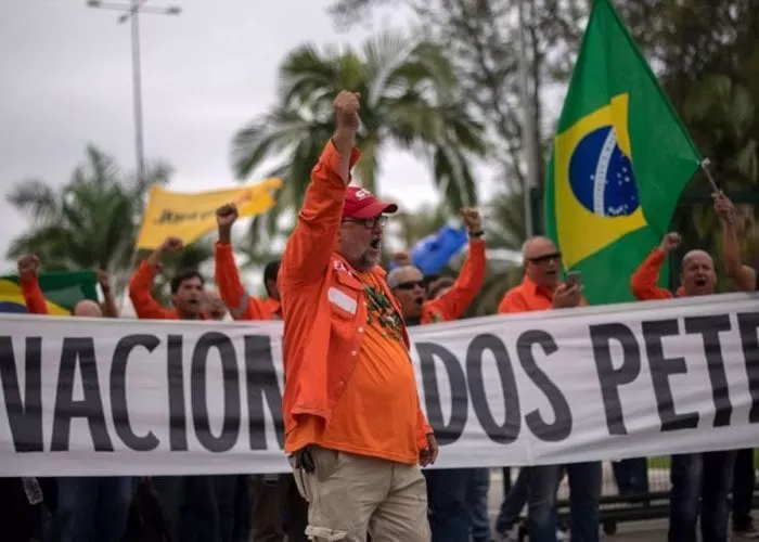 Brasil: gremios petroleros ponen fin a la huelga