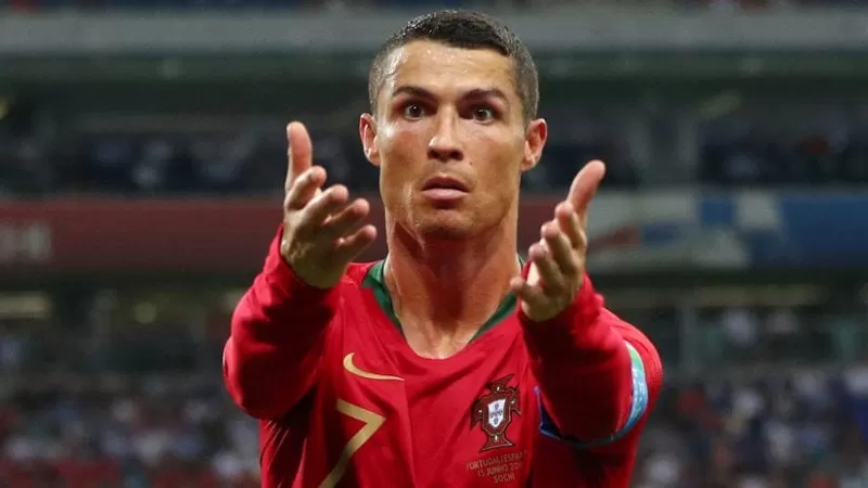 Cristiano Ronaldo ruega a los hinchas iraníes que le dejen dormir