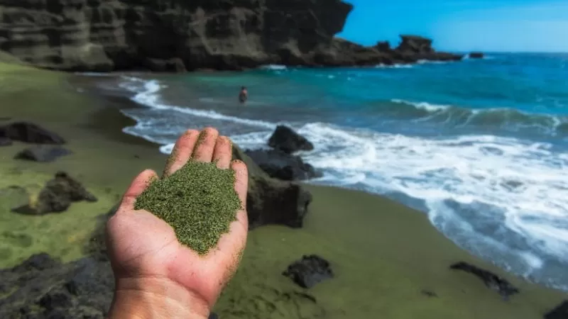 Lluvia de gemas tras las erupciones del volcán Kilauea en Hawái