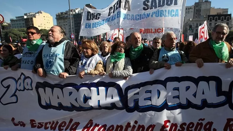 Miles de argentinos se movilizan en todo el país 