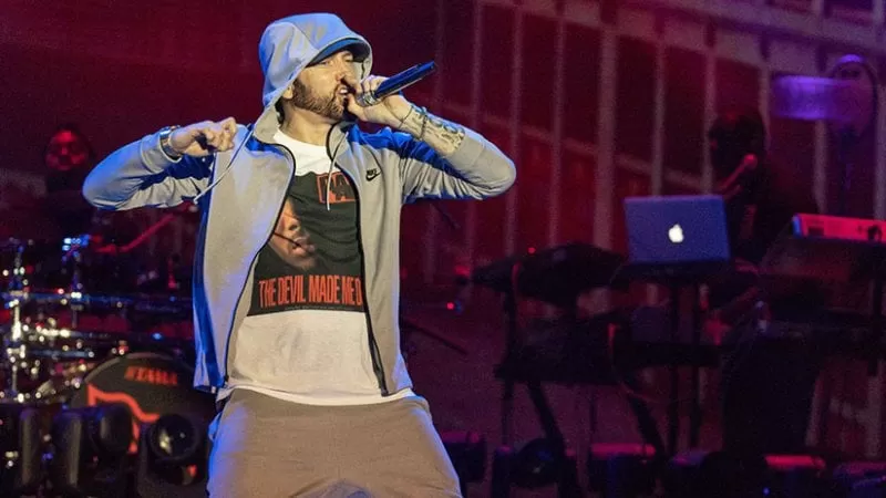 Sonidos parecidos a disparos causan pánico durante un recital de Eminem