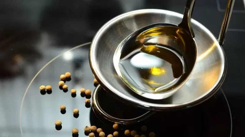 Una cucharada de aceite de oliva al día reduce el riesgo de padecer cáncer