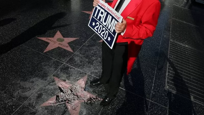 Destruyen la estrella de Trump en el Paseo de la Fama de Hollywood