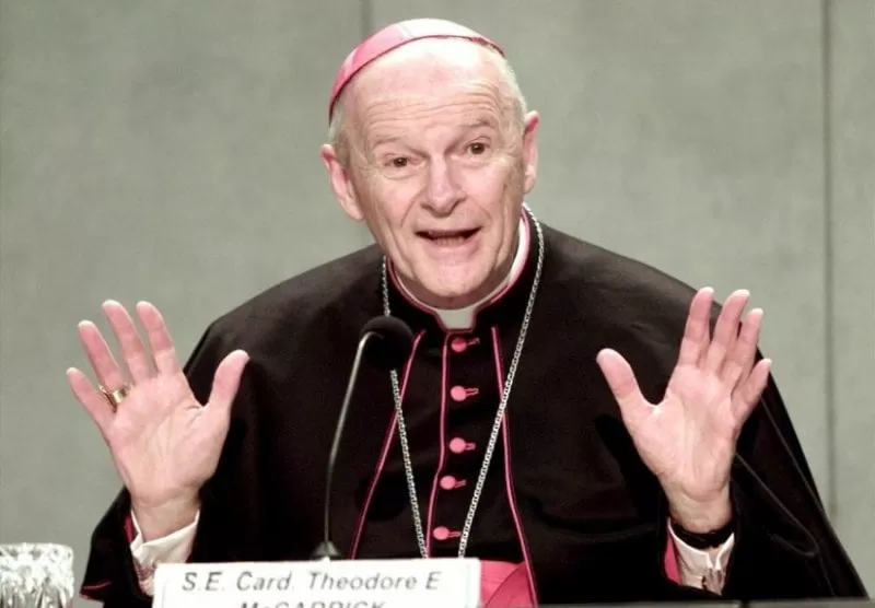 El papa acepta renuncia de un cardenal estadounidense acusado de abusos sexuales