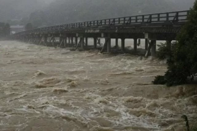 El tifón Jongdari amenaza zona de Japón que fue devastada por las lluvias en julio