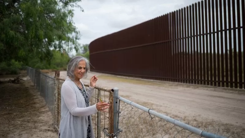 La mujer que tiene la llave del muro fronterizo de Estados Unidos con México
