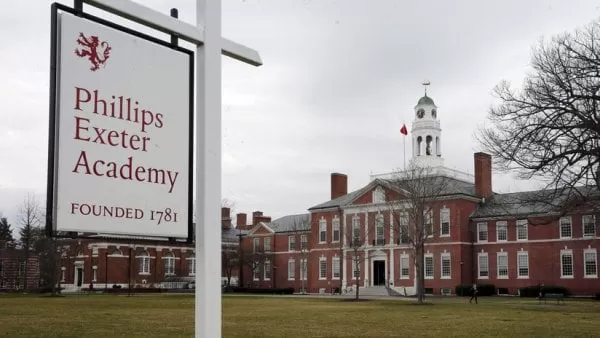 Acusan de abuso sexual a 11 empleados de una prestigiosa escuela en Estados Unidos