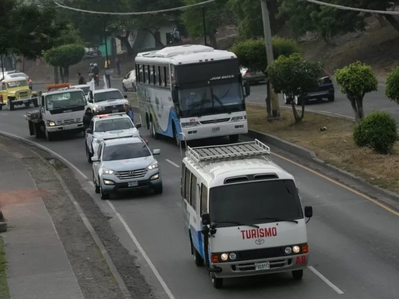 Caravana viajando por Honduras inicia recorrido para promover La Ruta 